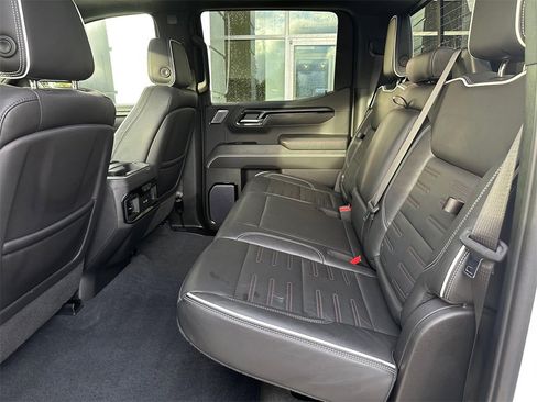 Used 2022 GMC Sierra 1500 AT4X image 16