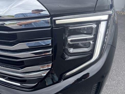 Used 2025 GMC Sierra 1500 SLT AWD/4WD image 11