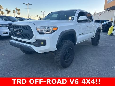 Used 2019 Toyota Tacoma TRD Off-Road image 1