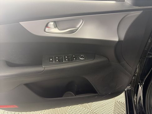 Certified 2023 Kia Forte LXS w/ LXS Technology Package image 14