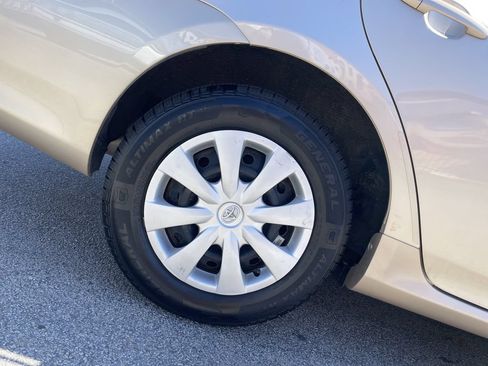 Used 2013 Toyota Corolla L FWD image 12