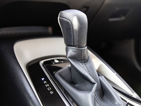 Used 2023 Toyota Corolla LE image 9