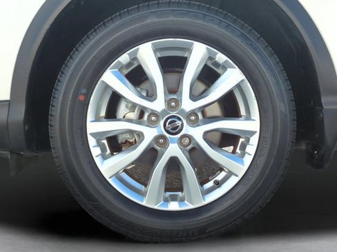 Certified 2021 Nissan Rogue Sport SV FWD image 25