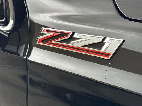 Used 2025 Chevrolet Suburban Z71 image 27