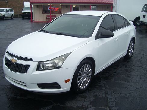 Used 2011 Chevrolet Cruze LS w/ Connectivity Package image 6