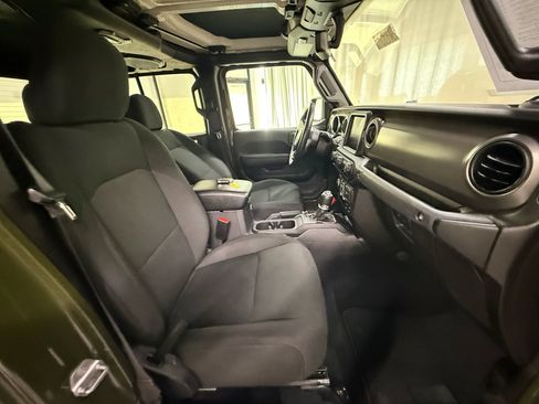 Used 2022 Jeep Gladiator Sport AWD/4WD image 26