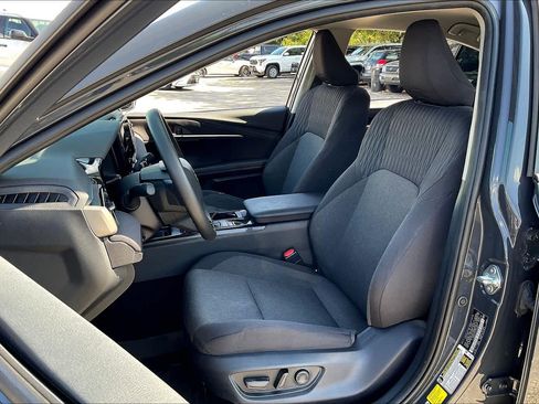Used 2025 Toyota Camry LE w/ Convenience Package FWD image 8