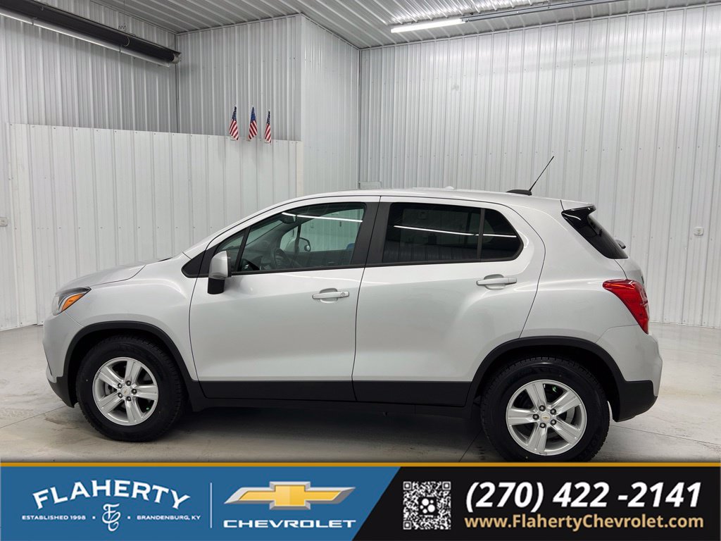 Used 2020 Chevrolet Trax LS w/ Tint and Cruise Package FWD image 5