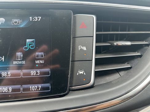 Used 2018 Buick Enclave Premium w/ LPO, Cargo Package image 23