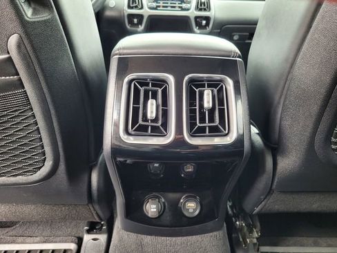 Used 2023 Kia Sorento SX image 15