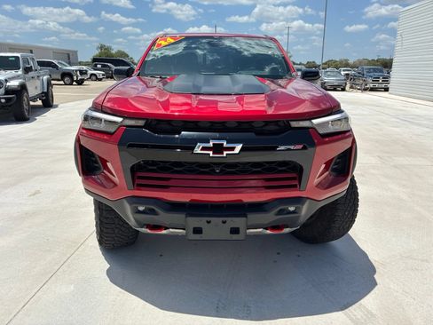 Used 2024 Chevrolet Colorado ZR2 w/ Technology Package AWD/4WD image 8