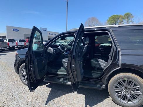 New 2026 Ford Expedition Platinum w/ Stealth Appearance Package AWD/4WD image 19