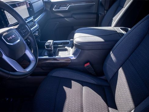 Used 2024 GMC Sierra 1500 Elevation image 9