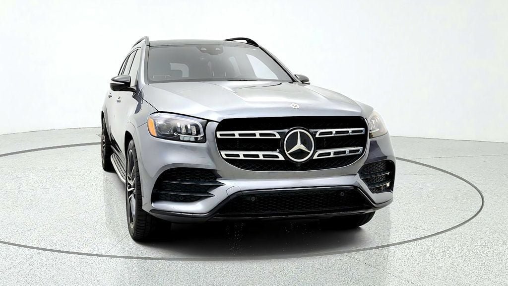 Used 2022 Mercedes-Benz GLS 450 4MATIC image 2