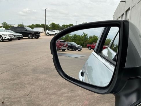 Used 2025 Nissan Pathfinder SV image 20