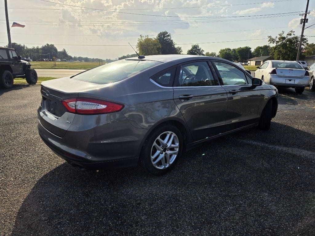 Used 2014 Ford Fusion SE FWD image 5