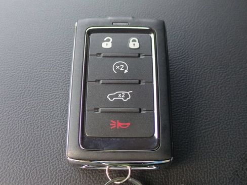 New 2026 Jeep Grand Cherokee Limited RWD image 32