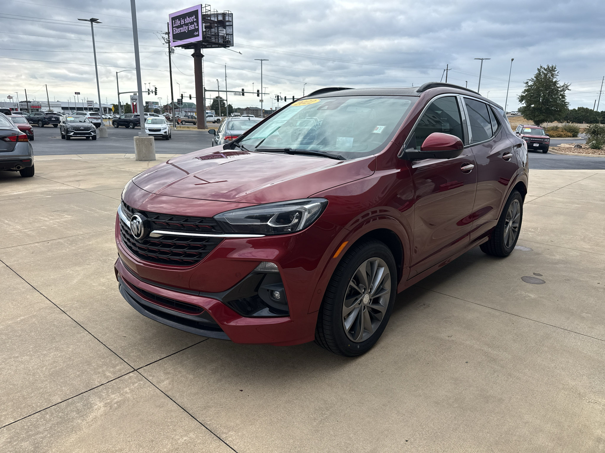 Used 2022 Buick Encore GX Essence w/ Advanced Technology Package FWD image 3