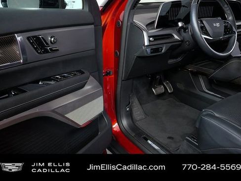 Certified 2026 Cadillac Vistiq Sport image 9