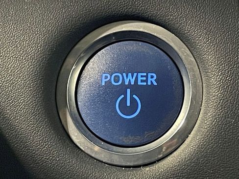 Used 2021 Toyota Highlander XLE image 31