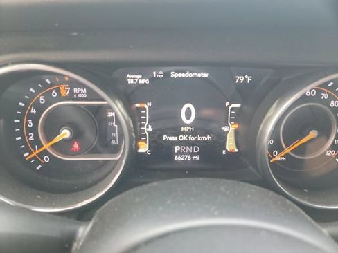 Used 2018 Jeep Wrangler Unlimited Sahara w/ Dual Top Group AWD/4WD image 13