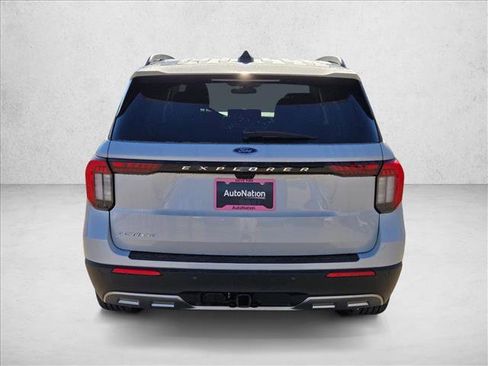 New 2026 Ford Explorer Active w/ Active Comfort Package image 8