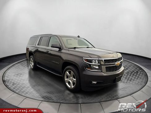 Used 2017 Chevrolet Suburban LT AWD/4WD image 5