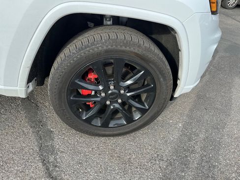 Used 2021 Jeep Grand Cherokee Laredo X image 19