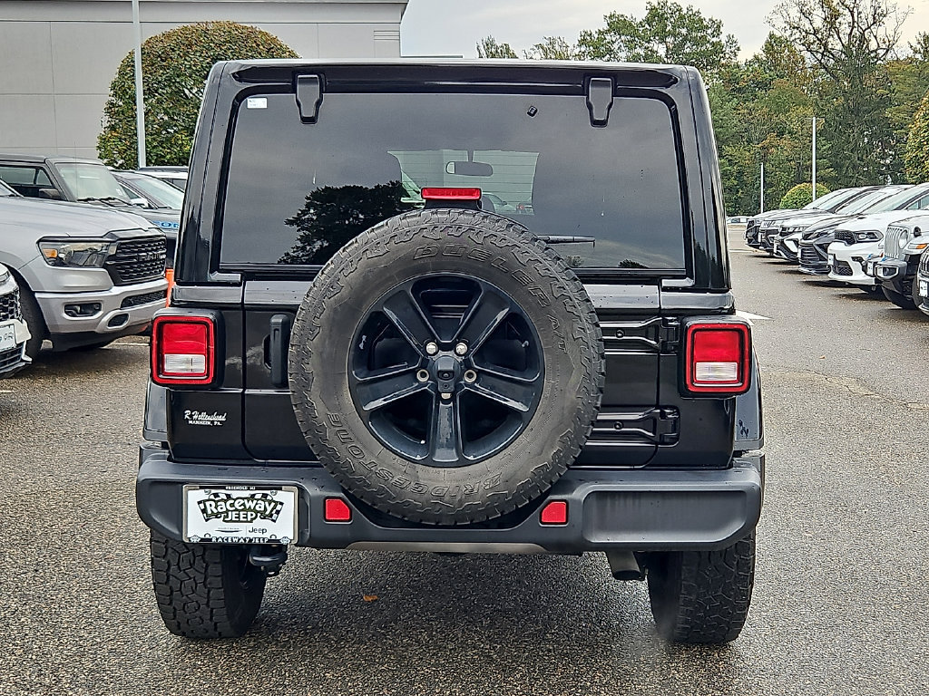 Used 2021 Jeep Wrangler Unlimited Sahara AWD/4WD image 6