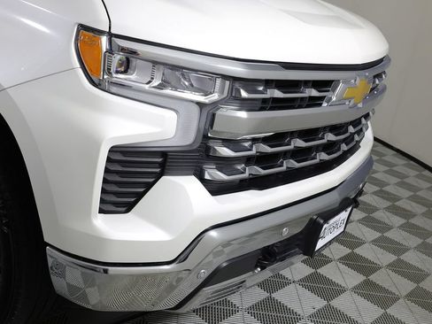 Used 2025 Chevrolet Silverado 1500 LTZ w/ LTZ Premium Package AWD/4WD image 46
