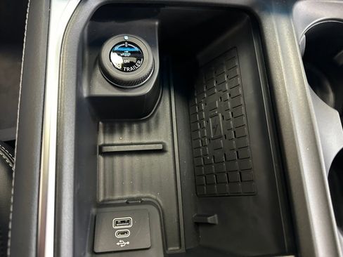 New 2025 Ford Expedition Platinum w/ Stealth Performance Package image 11