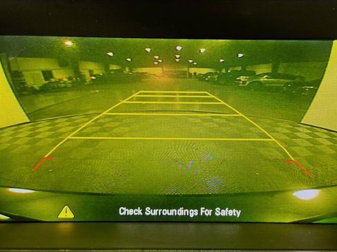 Used 2016 Chevrolet Cruze LT w/ Technology Package image 18