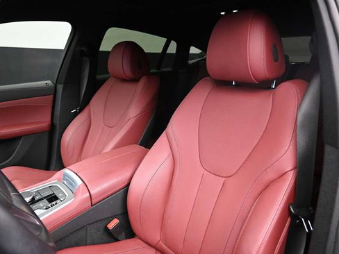 Used 2022 BMW X6 xDrive40i w/ M Sport Package AWD/4WD image 5