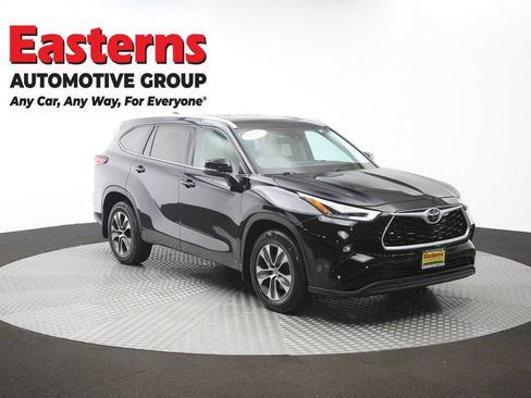 Used 2021 Toyota Highlander XLE AWD/4WD image 51