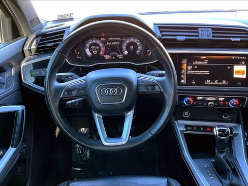 Used 2023 Audi Q3 2.0T Premium w/ Convenience Package image 5