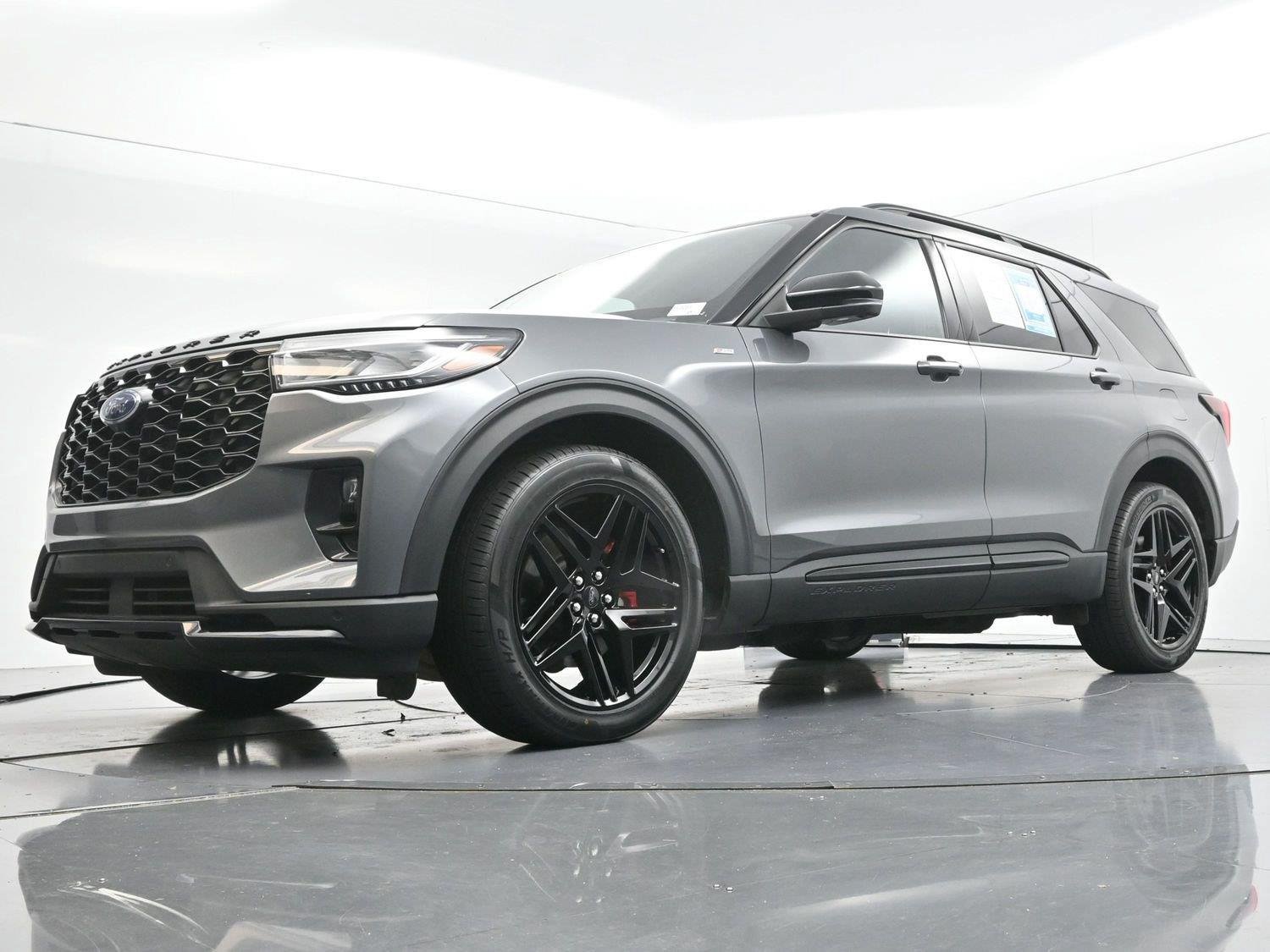 Used 2025 Ford Explorer ST-Line w/ Premium Package RWD image 46