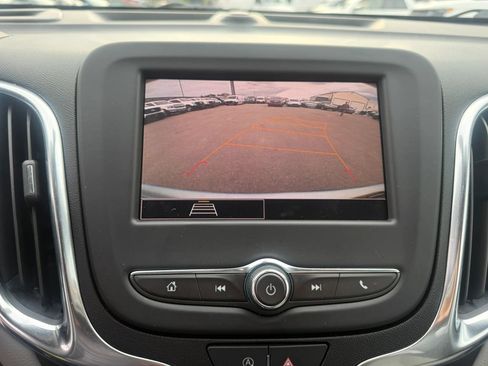 Used 2022 Chevrolet Equinox LT FWD image 21