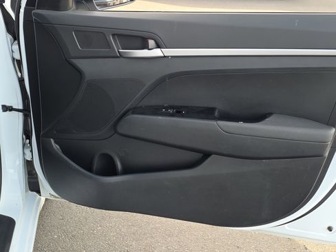 Used 2019 Hyundai Elantra SE w/ Cargo Package image 29