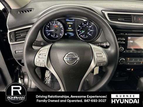 Used 2016 Nissan Rogue S image 11