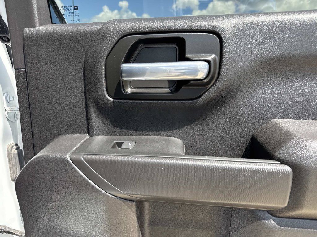 Used 2025 Chevrolet Silverado 1500 Custom Trail Boss AWD/4WD image 20