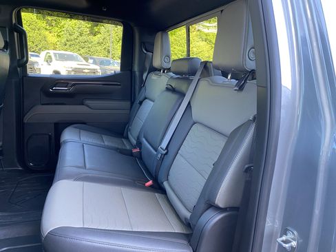 Used 2024 Chevrolet Silverado 1500 ZR2 w/ Technology Package image 30