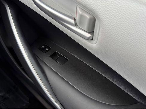 Used 2022 Toyota Corolla SE FWD image 15