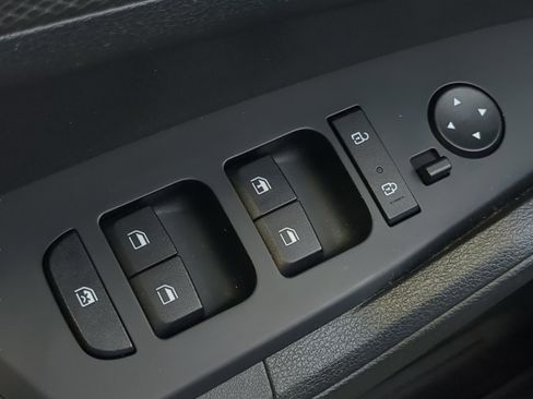 Used 2023 Kia Sportage LX AWD/4WD image 16