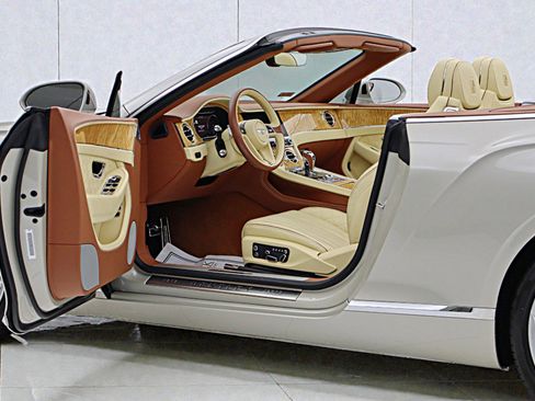 Used 2020 Bentley Continental GT image 6