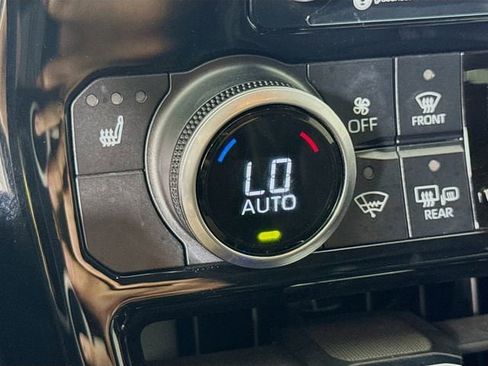 Used 2021 Toyota Highlander XLE image 20