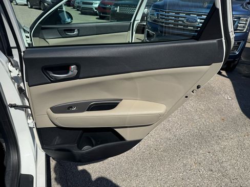 Used 2017 Kia Optima LX image 20