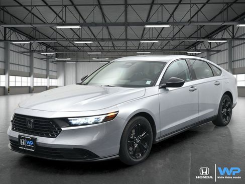 Certified 2025 Honda Accord SE image 1