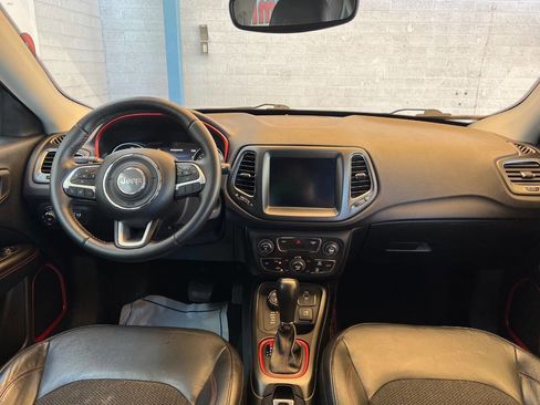 Used 2018 Jeep Compass Trailhawk image 5
