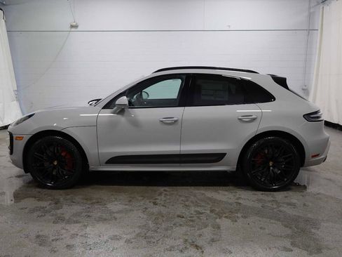 New 2026 Porsche Macan GTS image 2