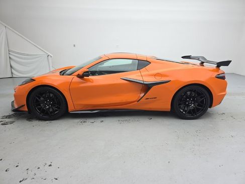 Used 2024 Chevrolet Corvette Z06 RWD image 8